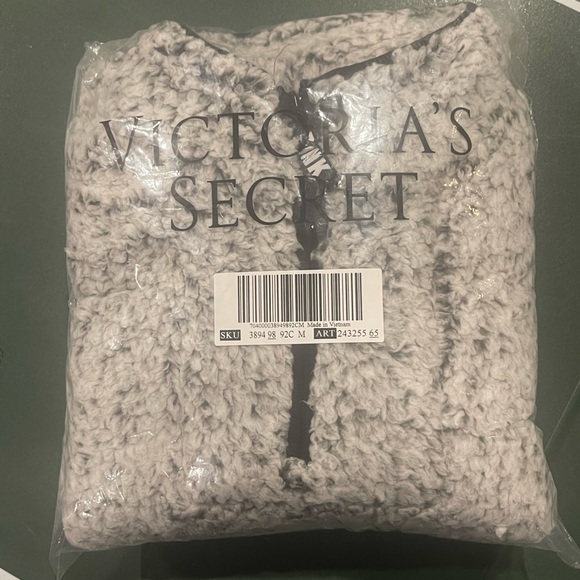 Victoria’s Secret PINK Frosted White Sherpa Quarter Zip Pullover - Picture 9 of 12